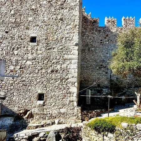 Mustafa Tokalac Castle House 招待所