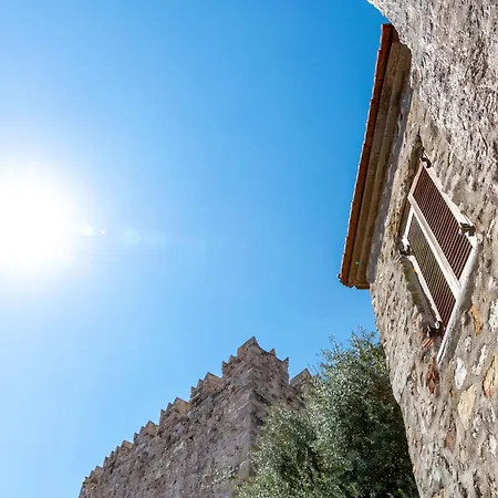 Mustafa Tokalac Castle House 招待所